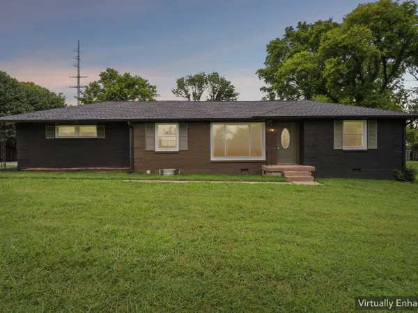 801 Lemont Dr