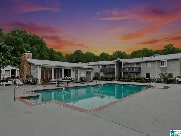 708 Woodland Village