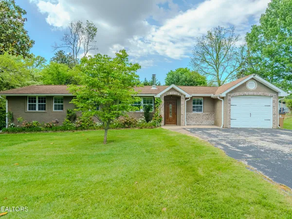 805 Wesley Rd