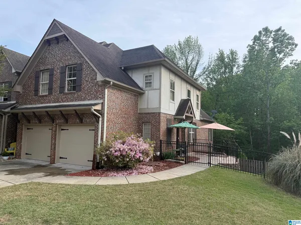 4220 Lochshire Lane