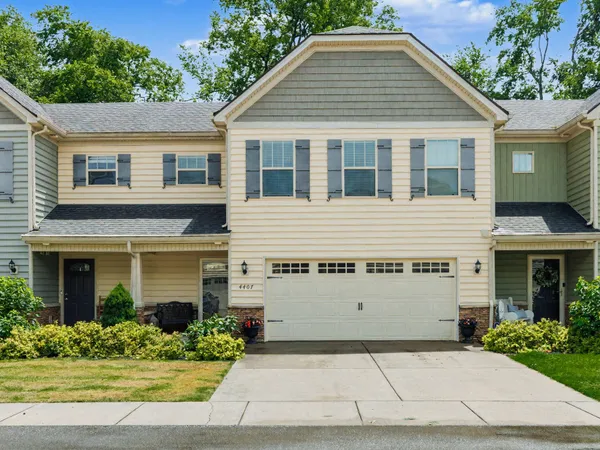 4407 Sunday Silence Way