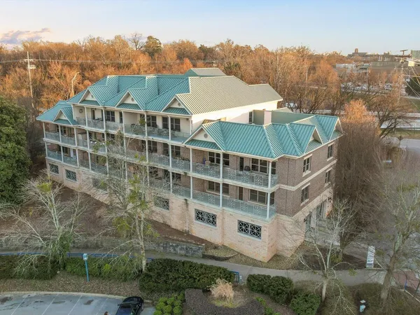 733 Battery Place