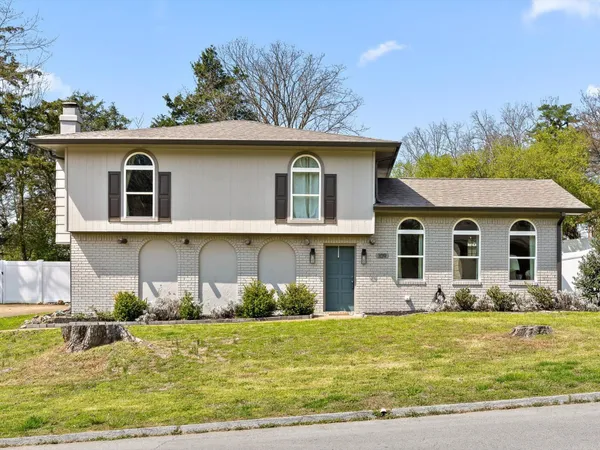 109 Rolling Ridge Drive