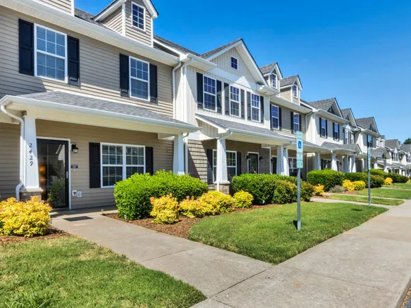 2429 New Holland Cir