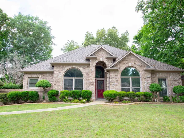 526 Wynlake Court