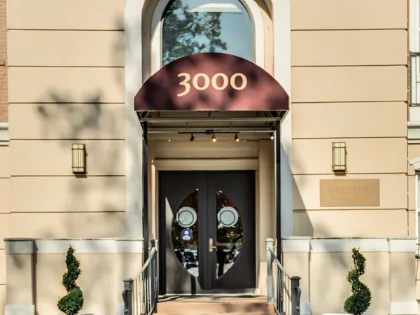 3000 Vanderbilt Pl