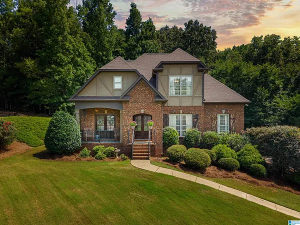 569 Woodruff Parkway