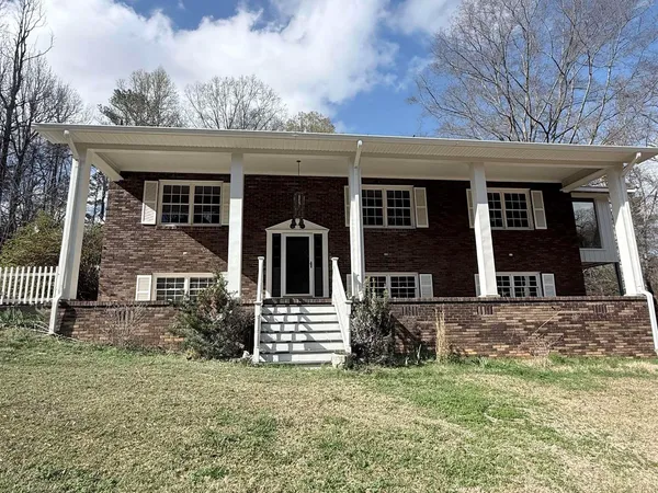 2632 Appleberry Road