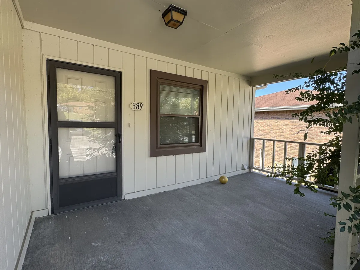 389 Deer Lake Dr