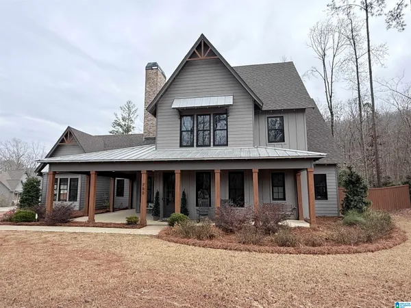 700 Hickory Hollow