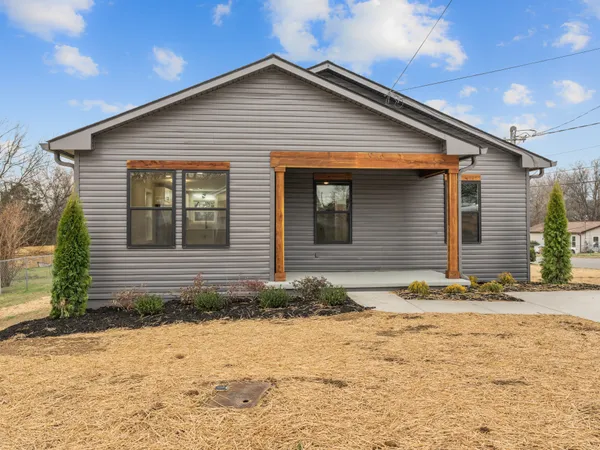 3341 Moorewood Dr
