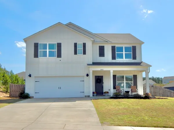 205 Arlington Loop