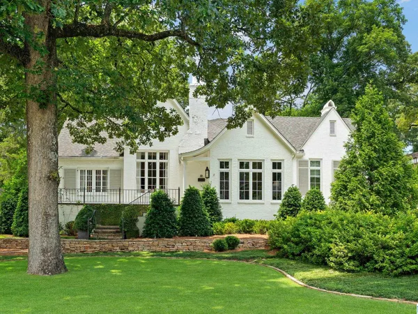 124 Windsor Drive