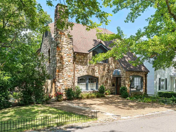 2408 Park Lane
