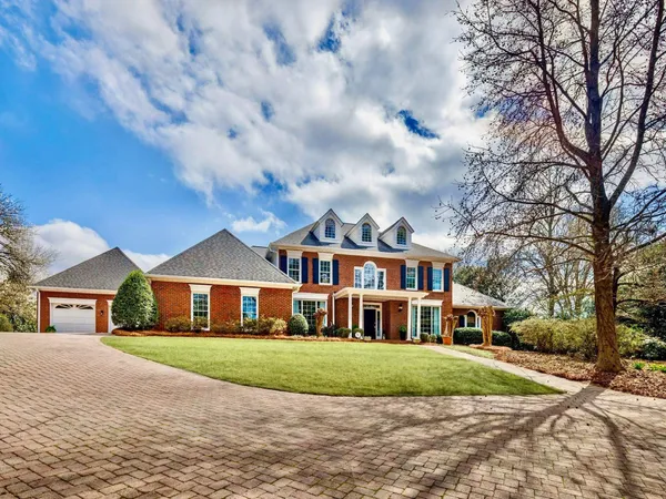 2213 Hidden Ridge Circle