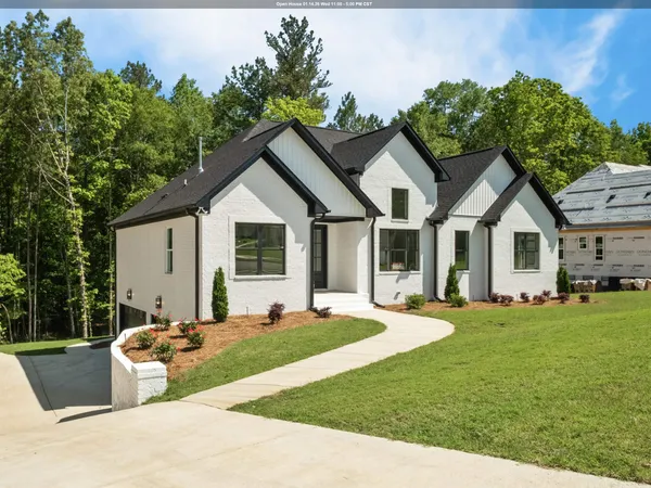 1146 Grey Oaks Valley