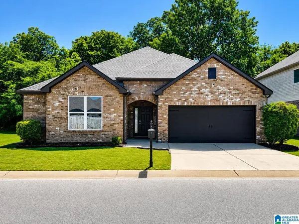 208 Creekside Court