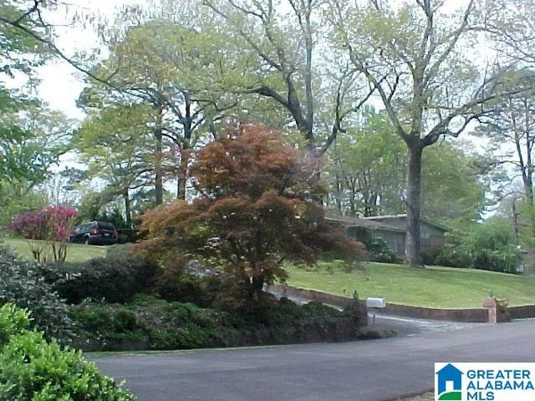 1824 Poplar Drive