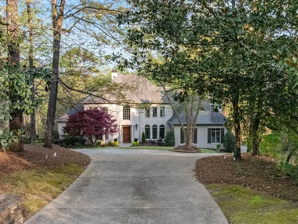 1748 Vestwood Hills Drive