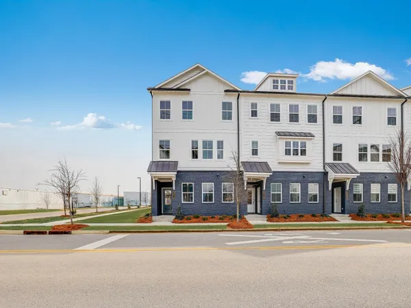 3239 Aberdeen Row