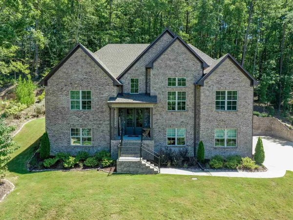 1025 Grey Oaks Valley