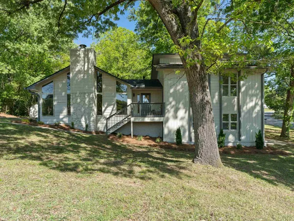 1433 Queen Anne Circle