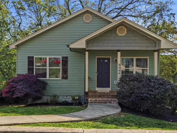 3806 Kingwood Circle