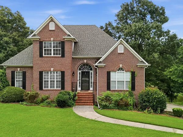 2748 Oakleaf Circle