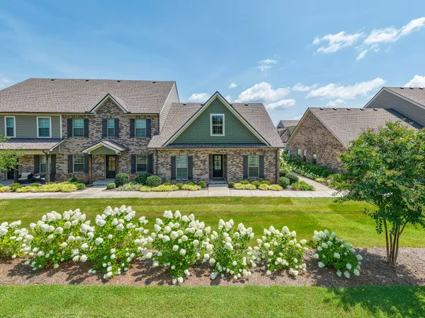 5610 Maples Retreat Dr
