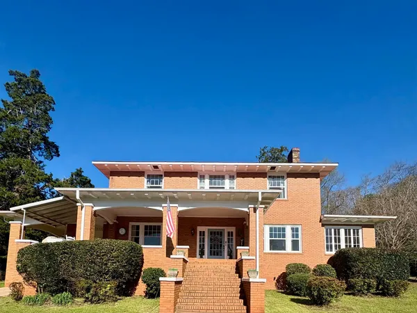 1846 Edgehill Drive