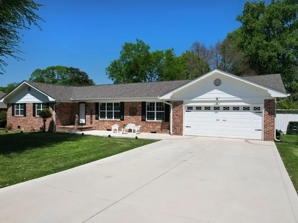 7011 Leslie Dell Lane