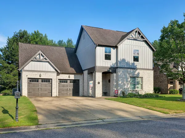443 Lake Chelsea Way